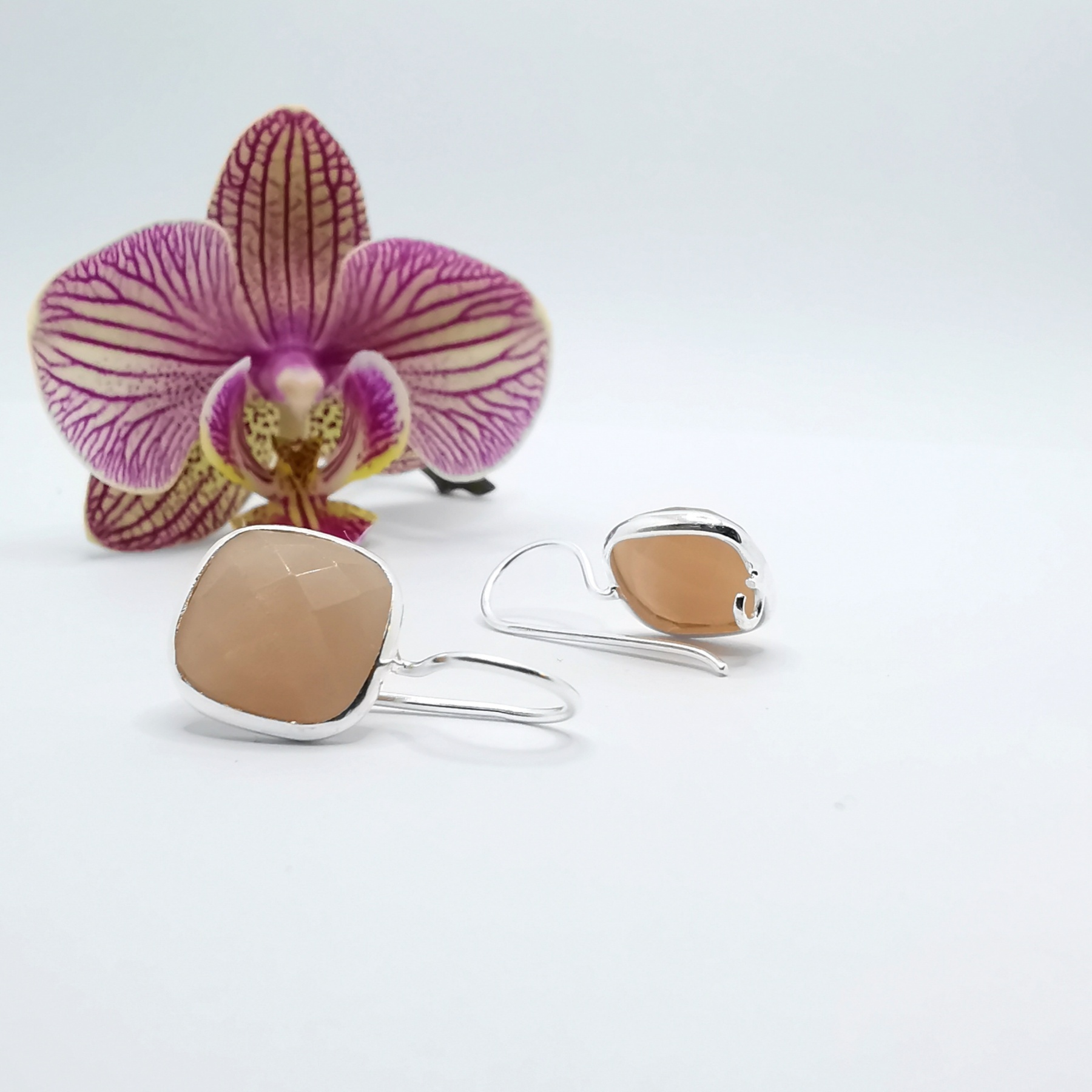 Silver Earrings with Sunstone BD0206